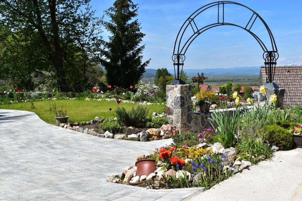 Apartmaji Lejardin Škofljica Buitenkant foto